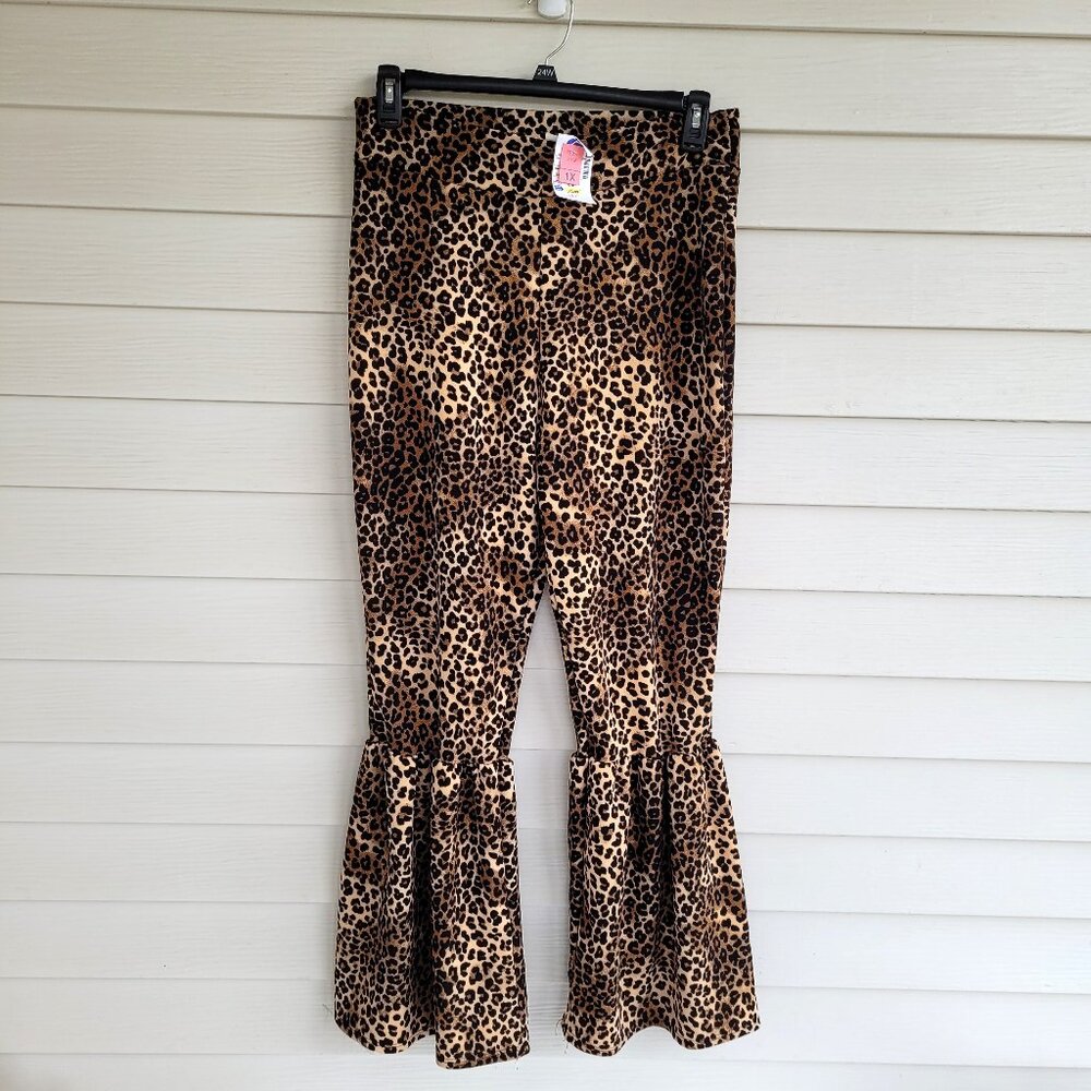NWT Y2K Park Avenue Stretchy leopard print pants with flared bottoms